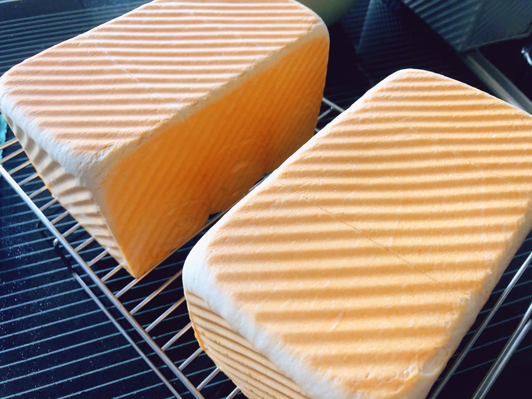 软到拿不起来的生吐司