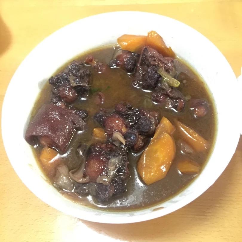 红酒煨牛尾