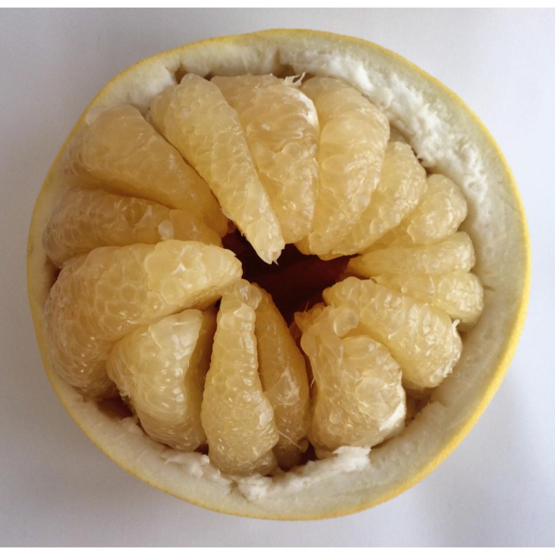 下厨房_林梦梦做的完美剥柚子大法