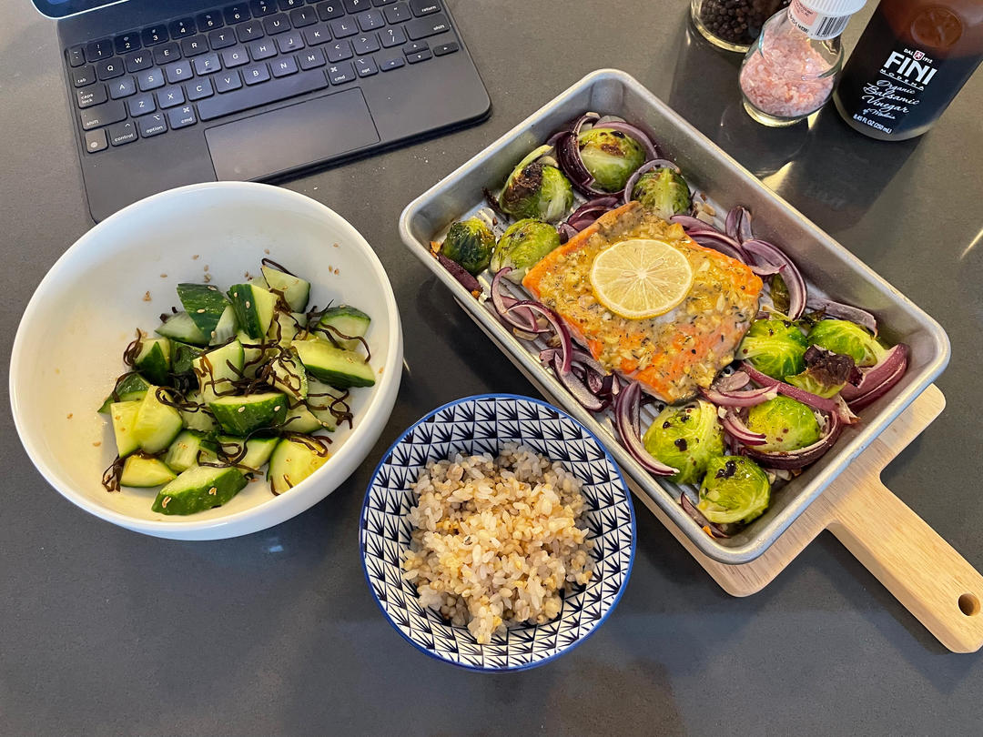 Baked Salmon with Garlic and Dijon 蒜香芥末烤三文鱼