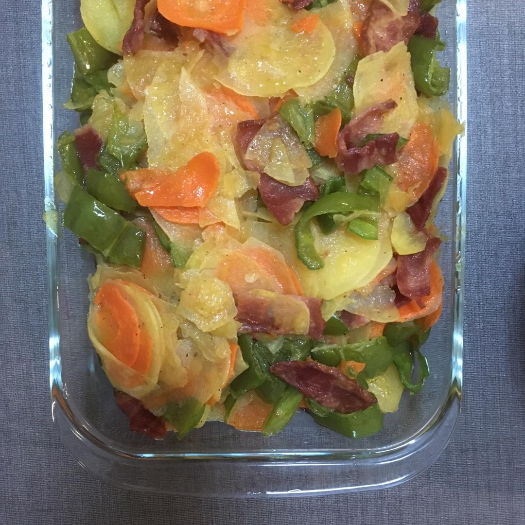 胡萝卜土豆片炒尖椒（痛风患者可以放心吃）