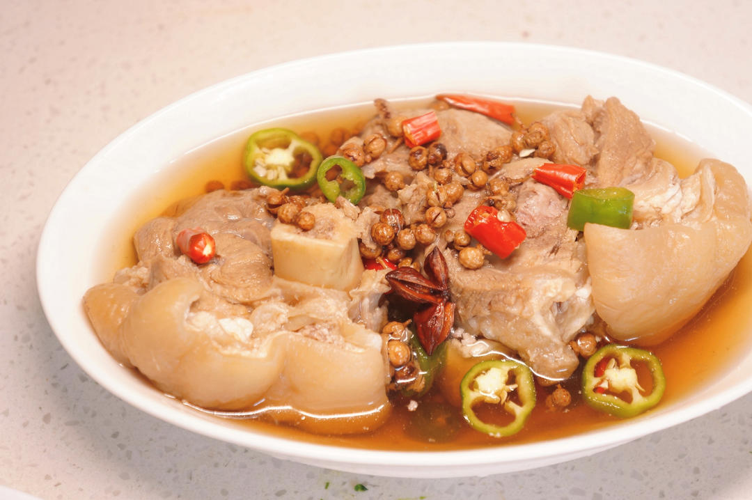 糟卤毛豆鸡爪小黄鱼
