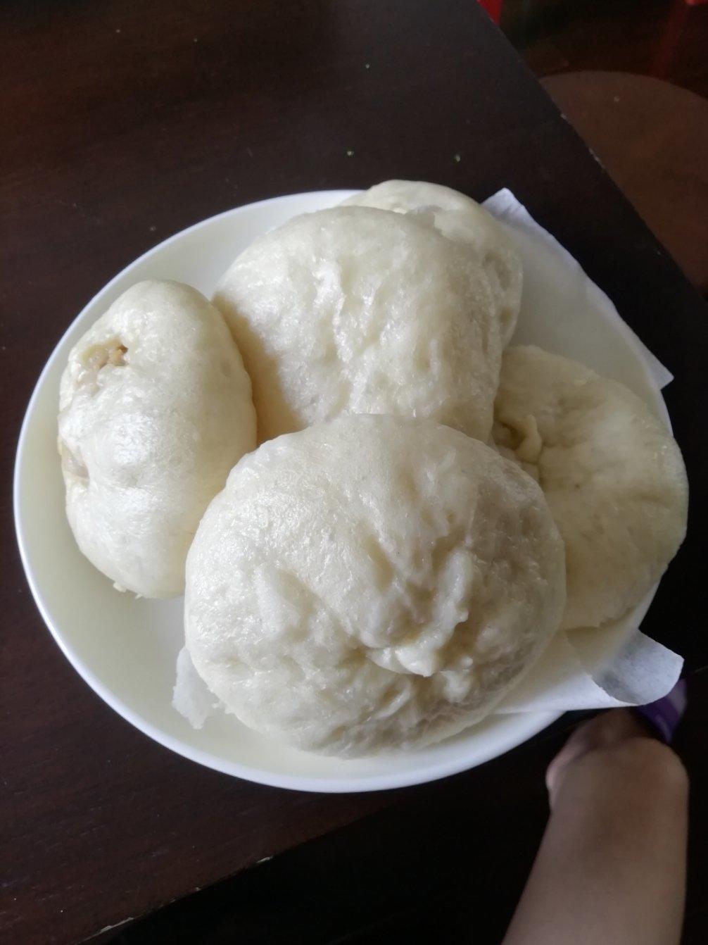 松软多汁的肉包子