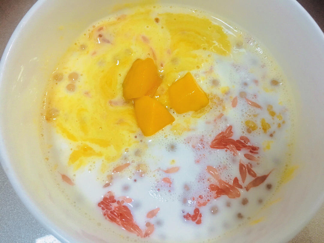 港式甜品——杨枝甘露(芒果西米露)附芒果花切法