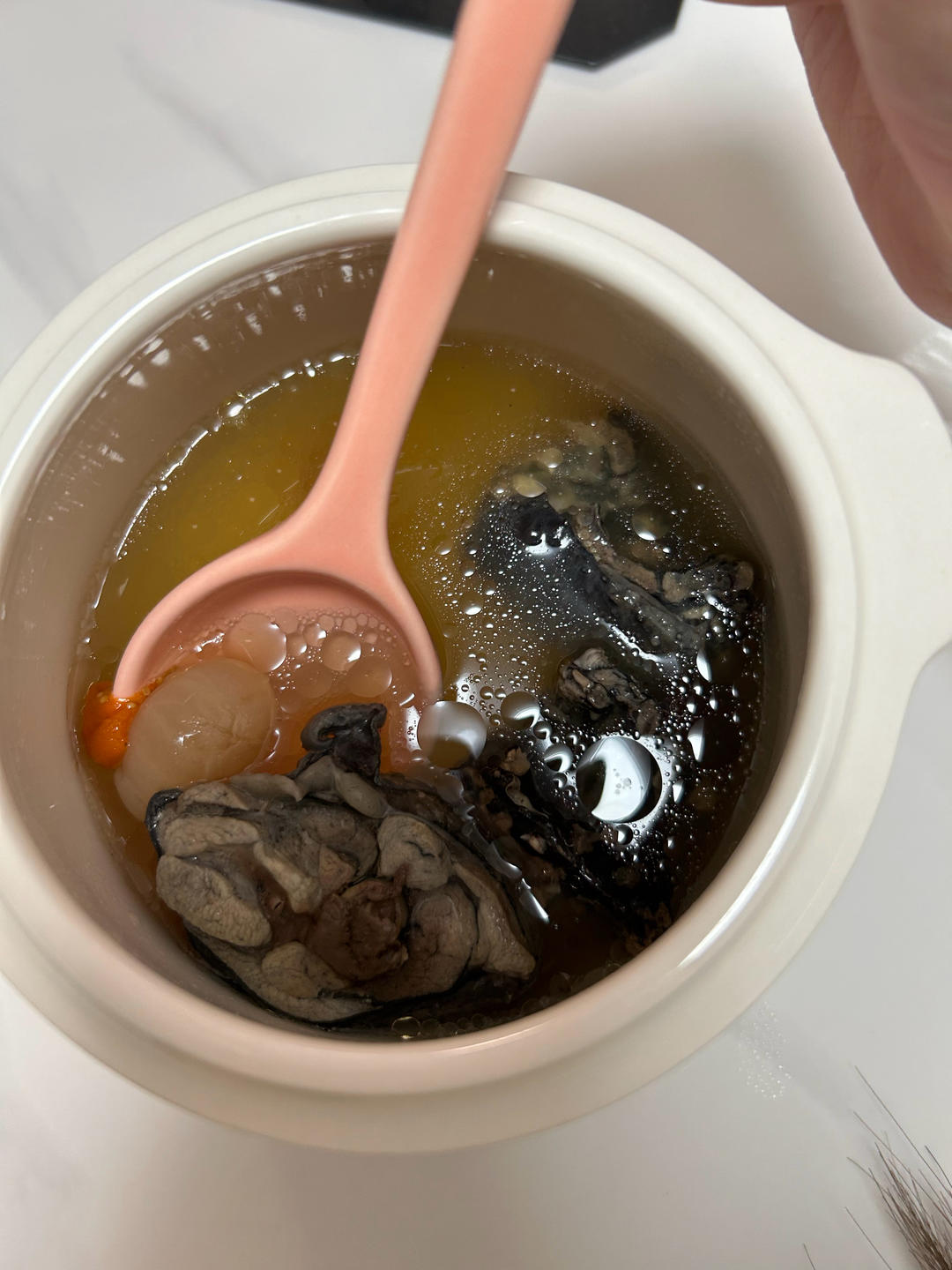 广式花旗参炖乌鸡汤