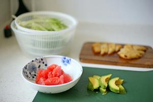 【山姆厨房】煎鱼柚子沙拉的做法 步骤6