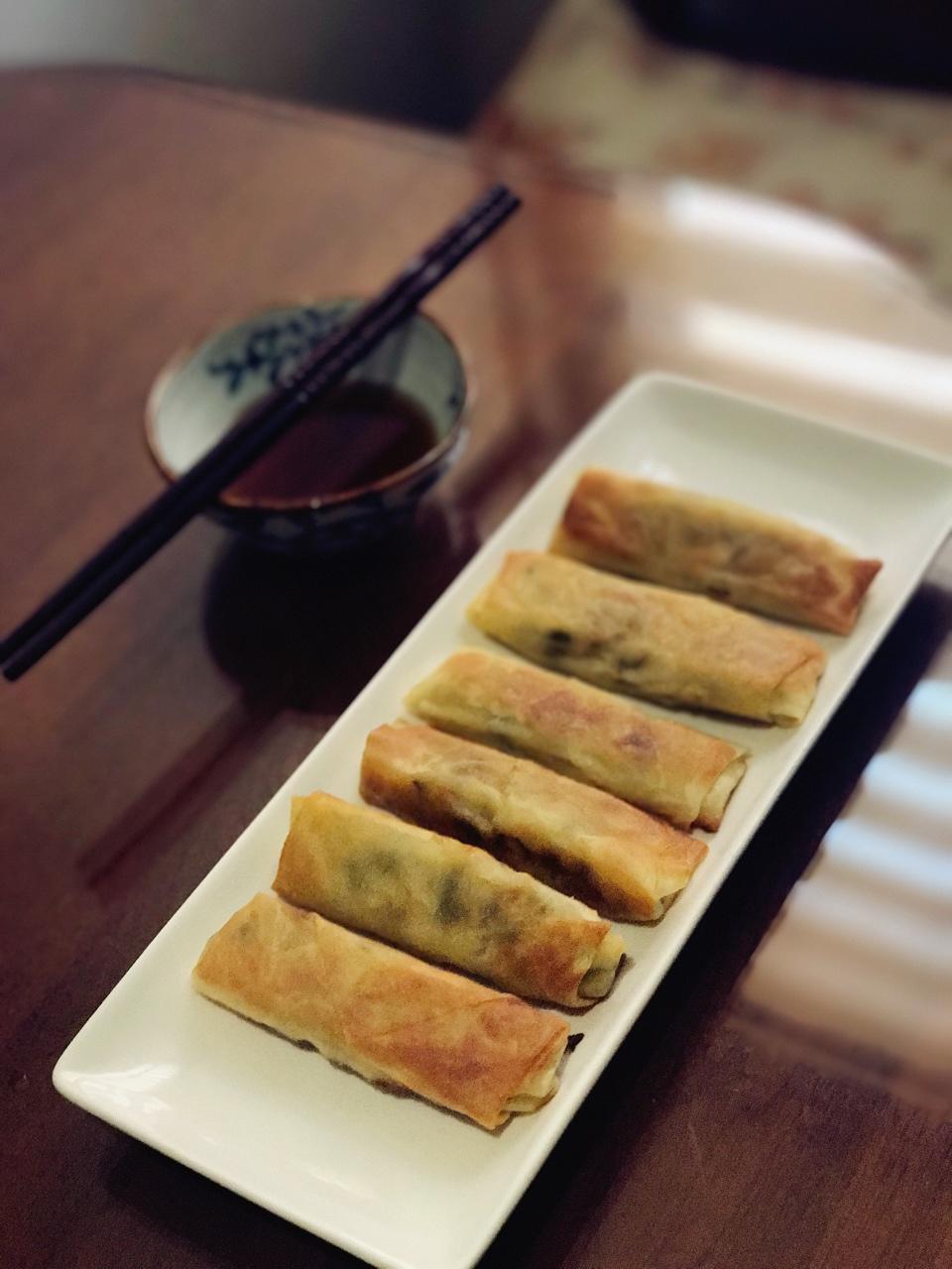 黄芽菜肉丝春卷