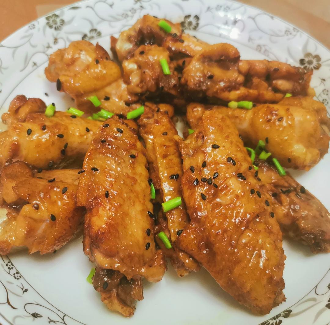好吃到舔手指的「蒜香蜜汁鸡翅根」👍