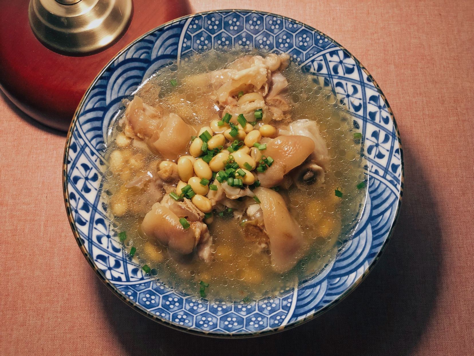 【超简单】黄豆猪手汤的做法