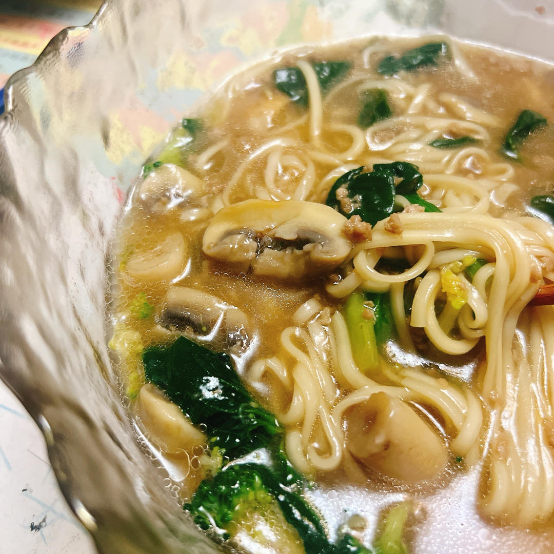 简单又好吃🍜一口鲜掉眉毛的口蘑鲜汤面❗❗
