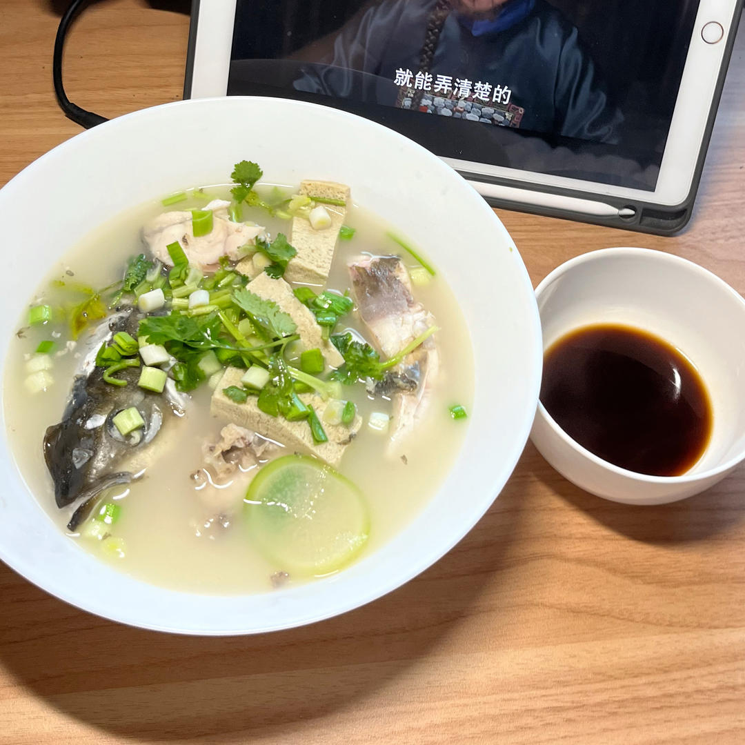 奶白鲫鱼豆腐汤|一条鱼最后的温柔