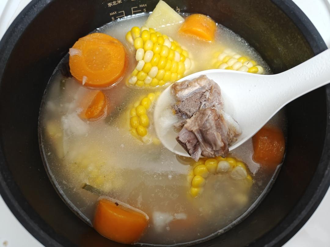 连吃三碗的玉米山药排骨汤