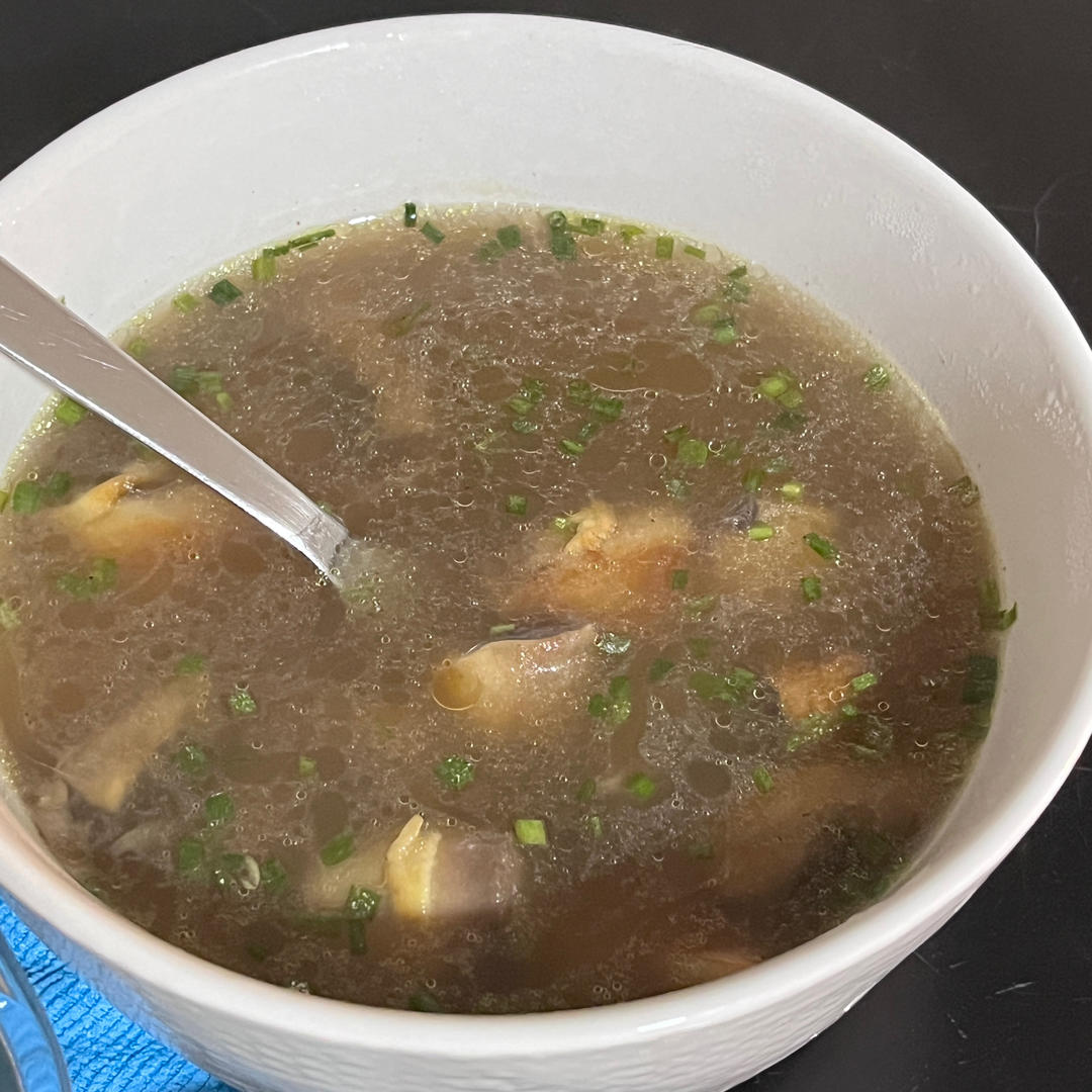 鲜掉眉毛口蘑汤