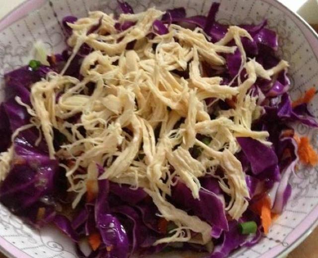 紫甘蓝鸡胸肉沙拉的做法