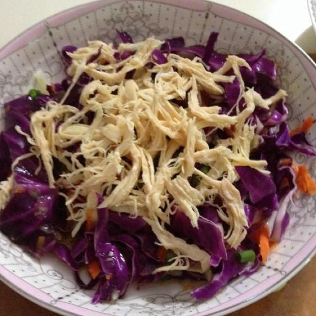 紫甘蓝鸡胸肉沙拉的做法