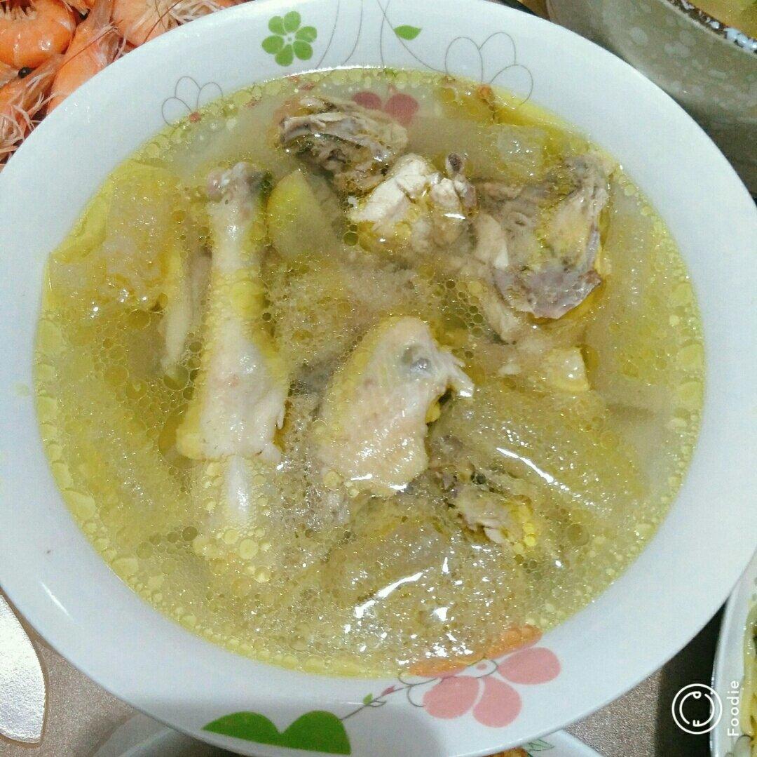 竹荪鲜鲍鸡汤