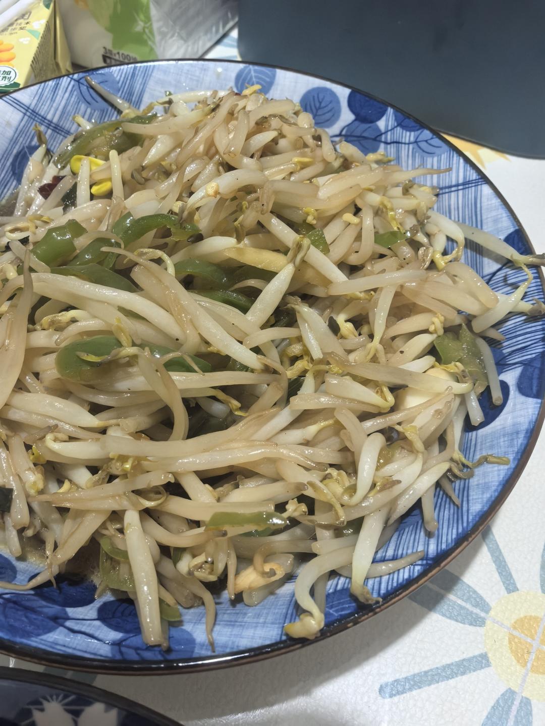 炝炒绿豆芽，清脆爽口，超快手