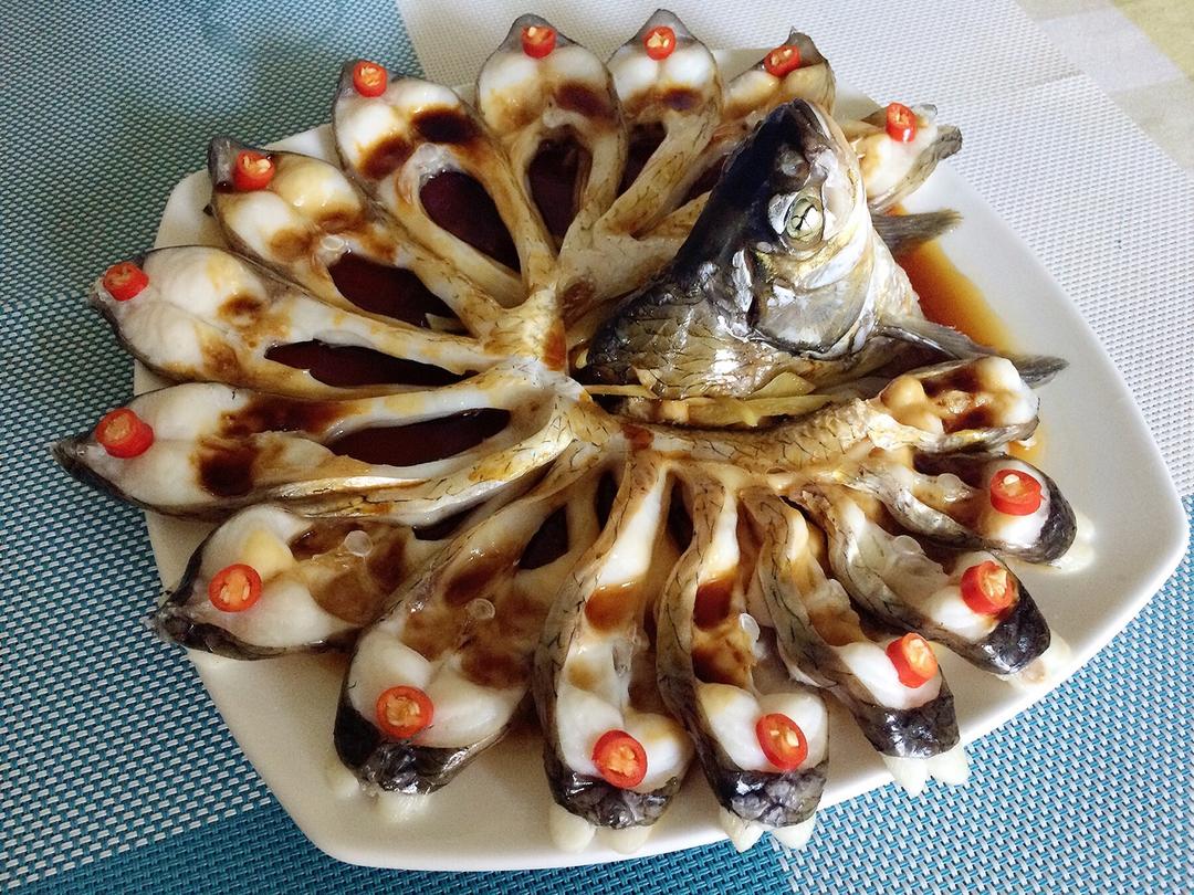孔雀开屏清蒸鱼