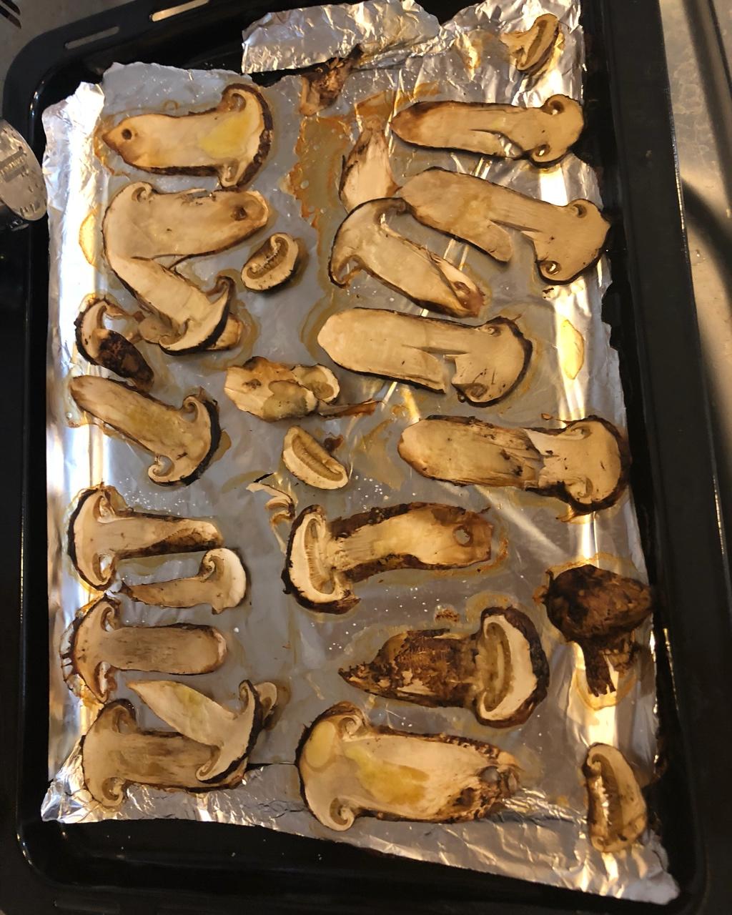 爱吃烤串做的烤松茸