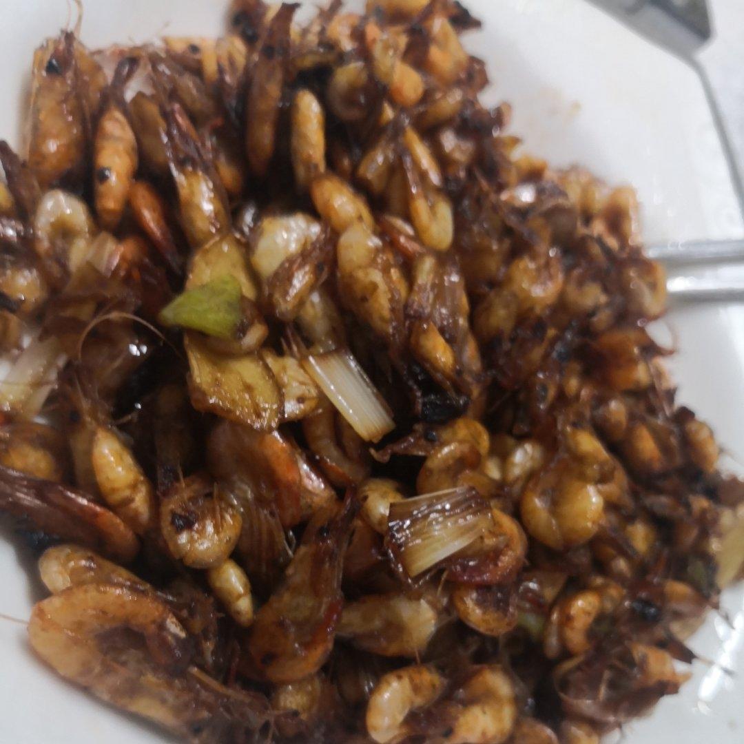 完爆各大餐馆的油爆小河虾