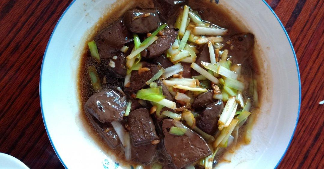 嫩滑鸭血