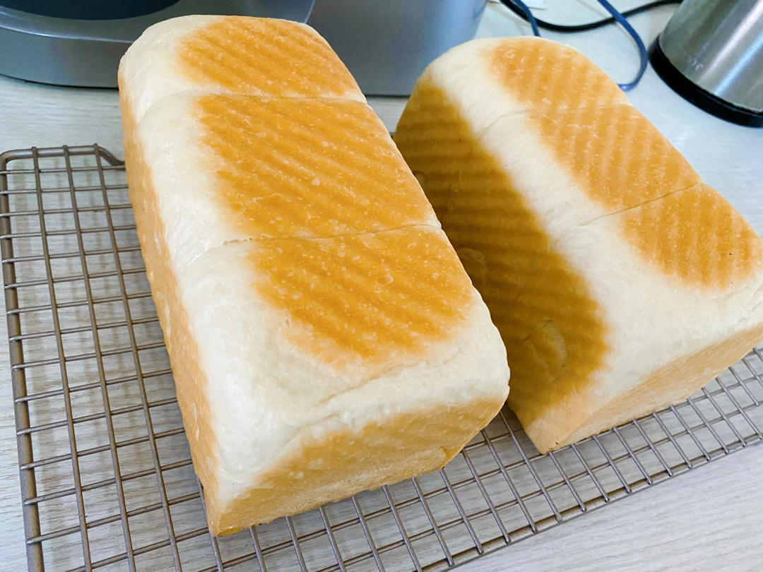 弹走鱼尾纹的椰香白吐司