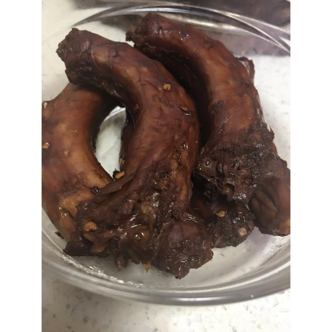 麻辣鸭脖
