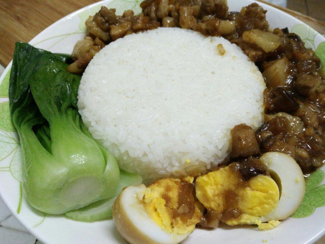 洋葱酥卤肉饭