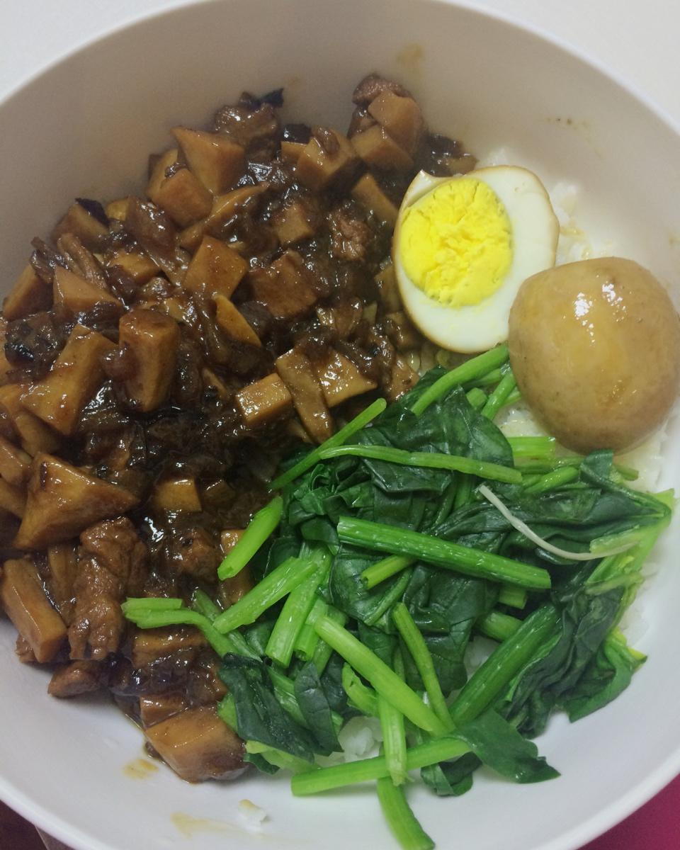 洋葱酥卤肉饭