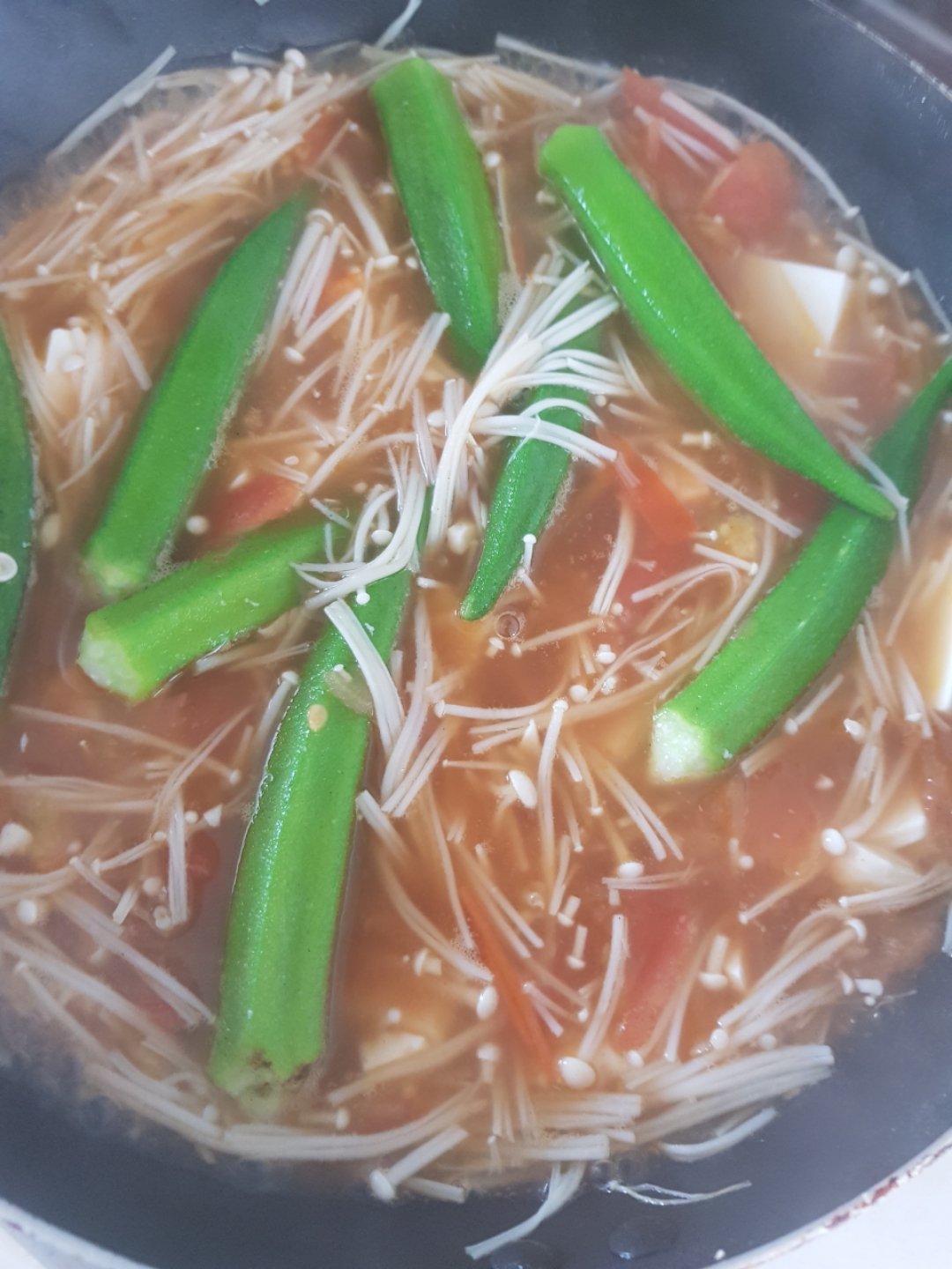 金针菇番茄鱼片汤