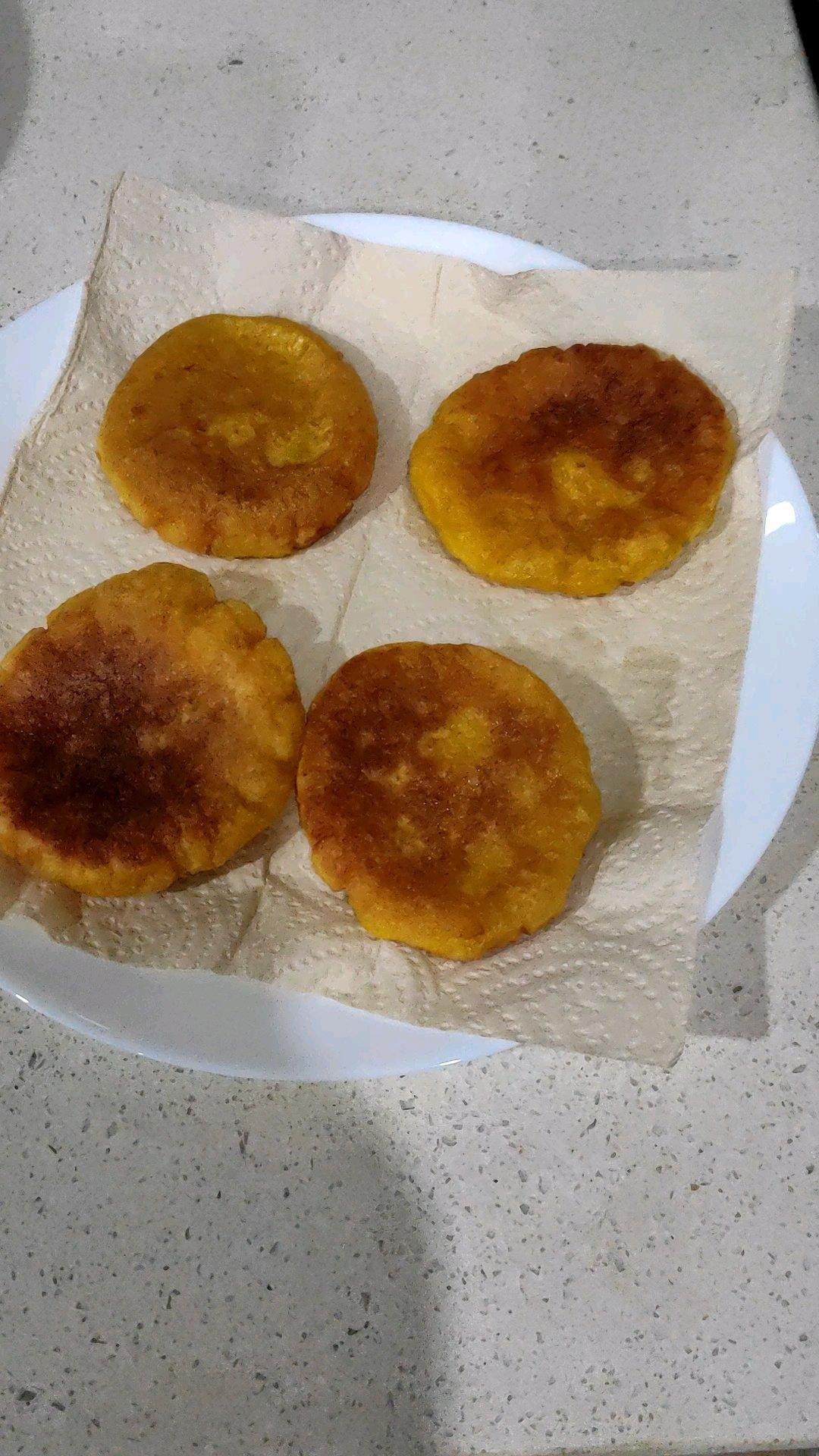 平底锅就能做，香甜软糯的南瓜饼，一次成功