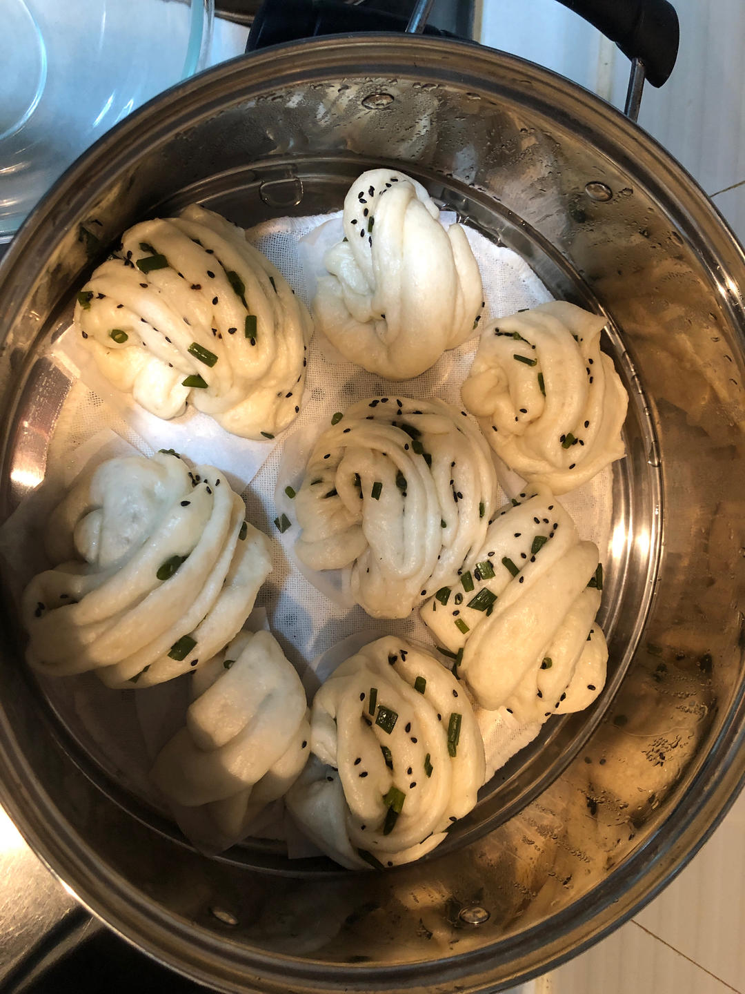 葱油花卷，一根筷子卷出漂亮的造型