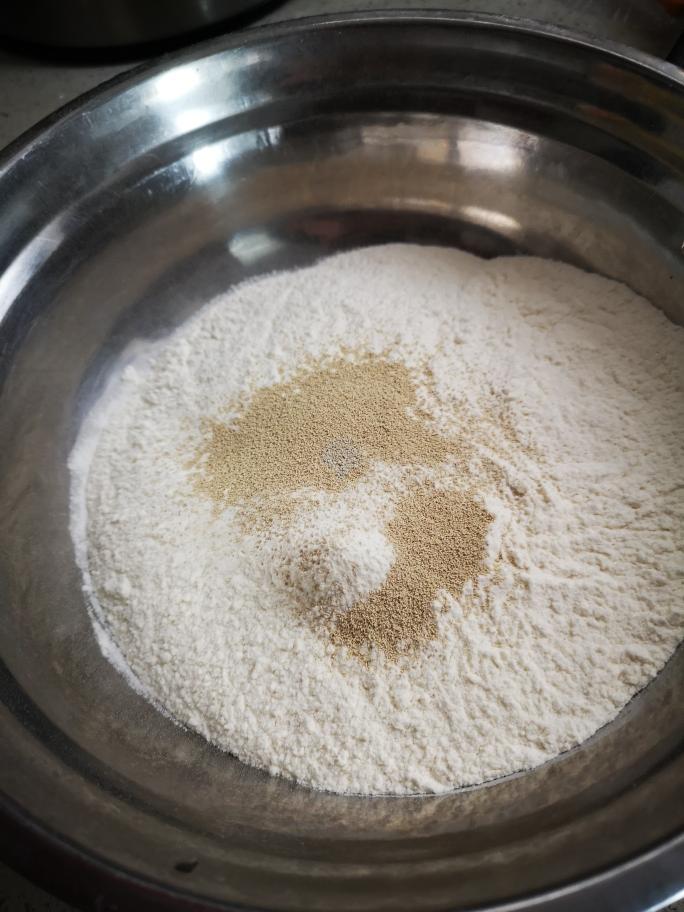 纯奶手撕吐司的做法 步骤1