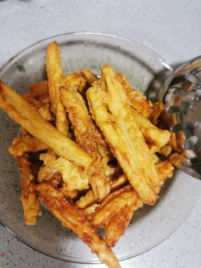 酥酥脆脆的炸藕条（外酥里脆）