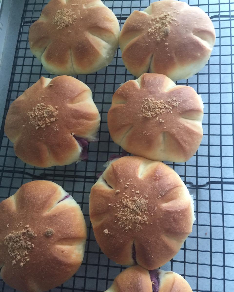 软噗噗的香芋小包