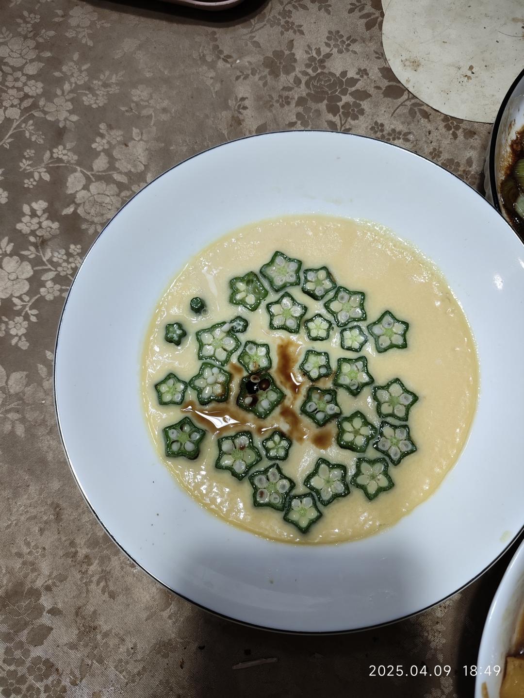 颜值控-做一朵开在碗里的花秋葵蒸水蛋