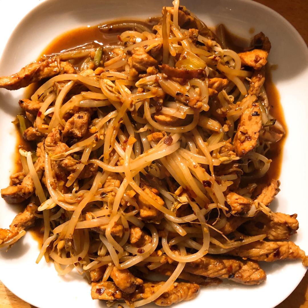绿豆芽炒肉
