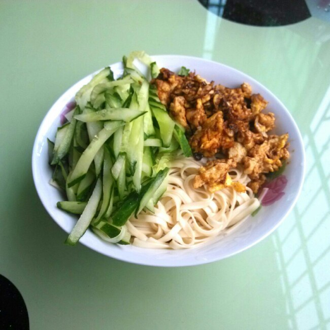 长大后乖做的东北鸡蛋炸酱面