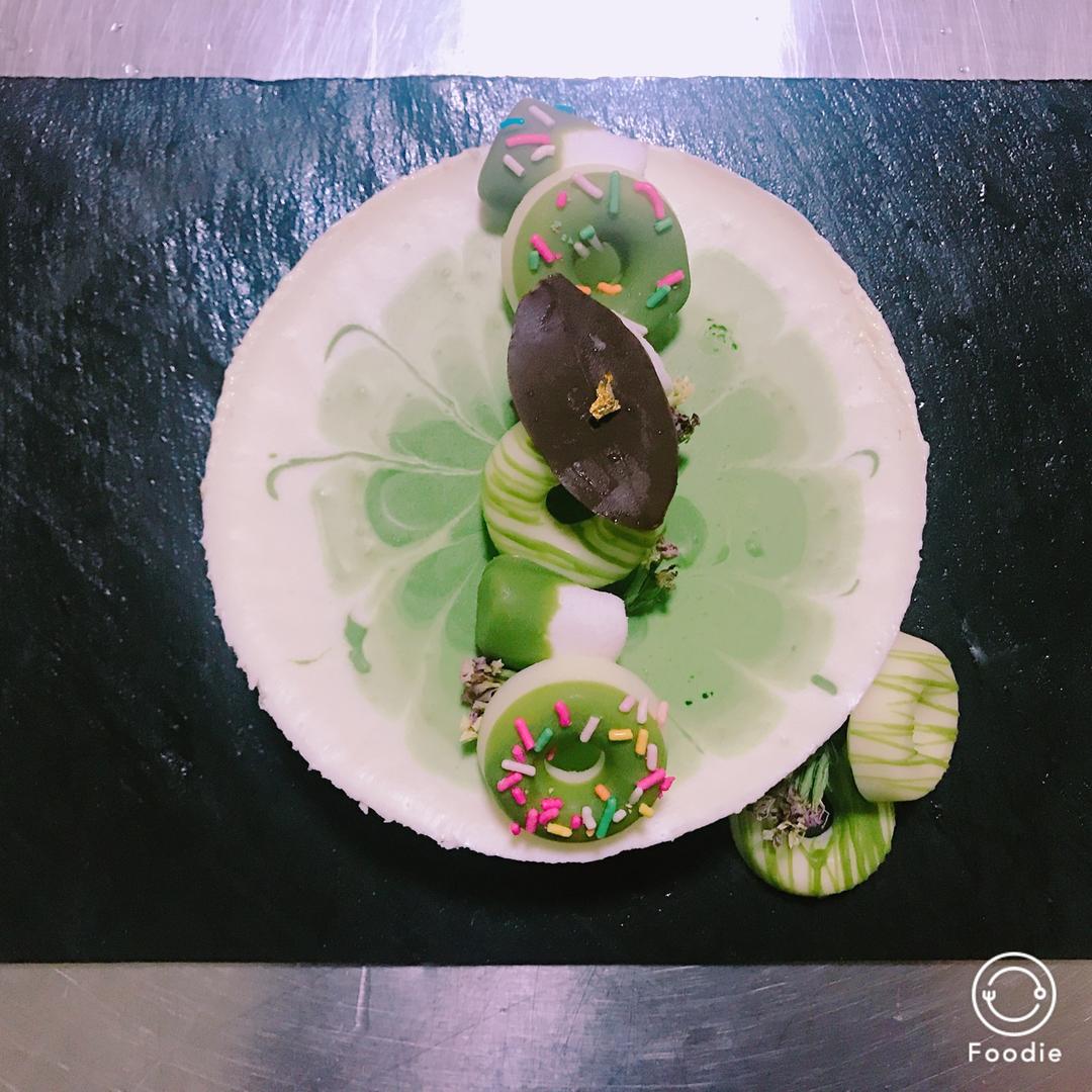 渐变抹茶慕斯蛋糕：我Amanda带着既美又作的抹茶甜点又来了！【曼食慢语】
