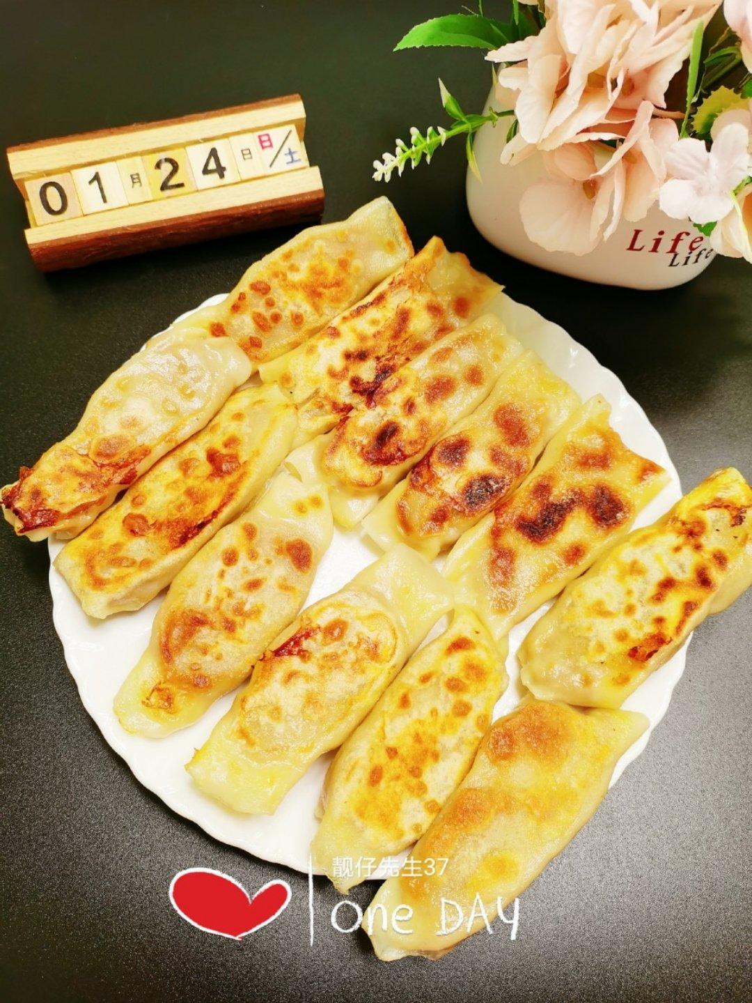 快手整形老北京美味锅贴😋（猪肉莲藕馅）
