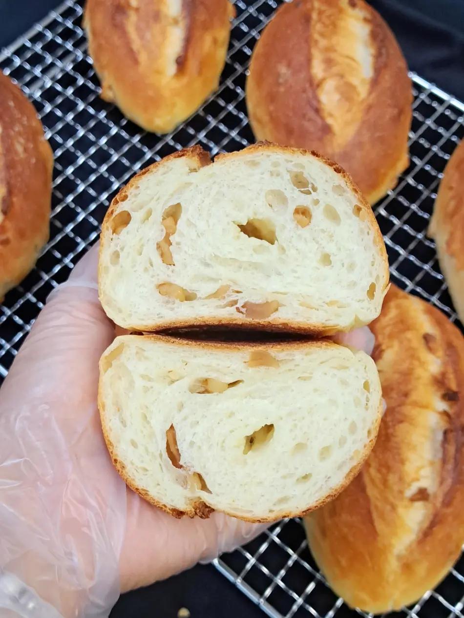 经典奶盐风味，鲜奶核桃盐面包