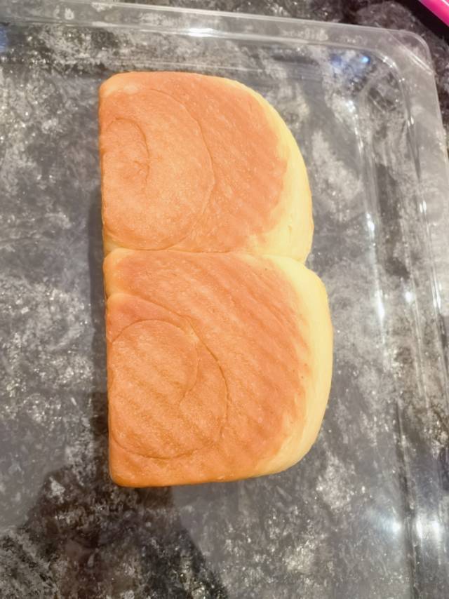 用烤箱自己做面包--手工牛奶吐司面包