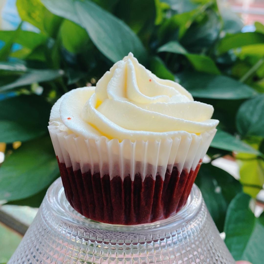 红丝绒杯子蛋糕（酸奶油Q弹版）Red velvet cupcake
