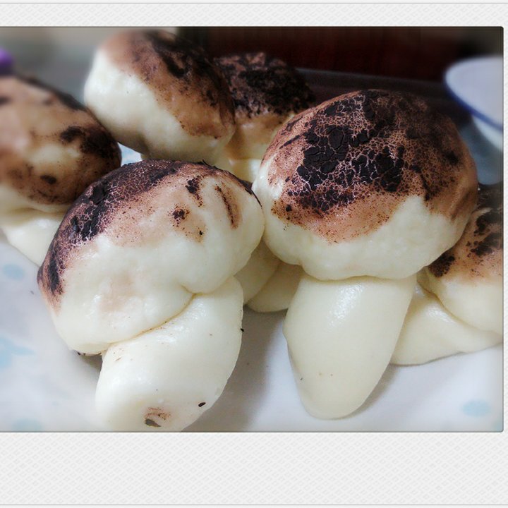 小猪开饭啦做的蘑菇包