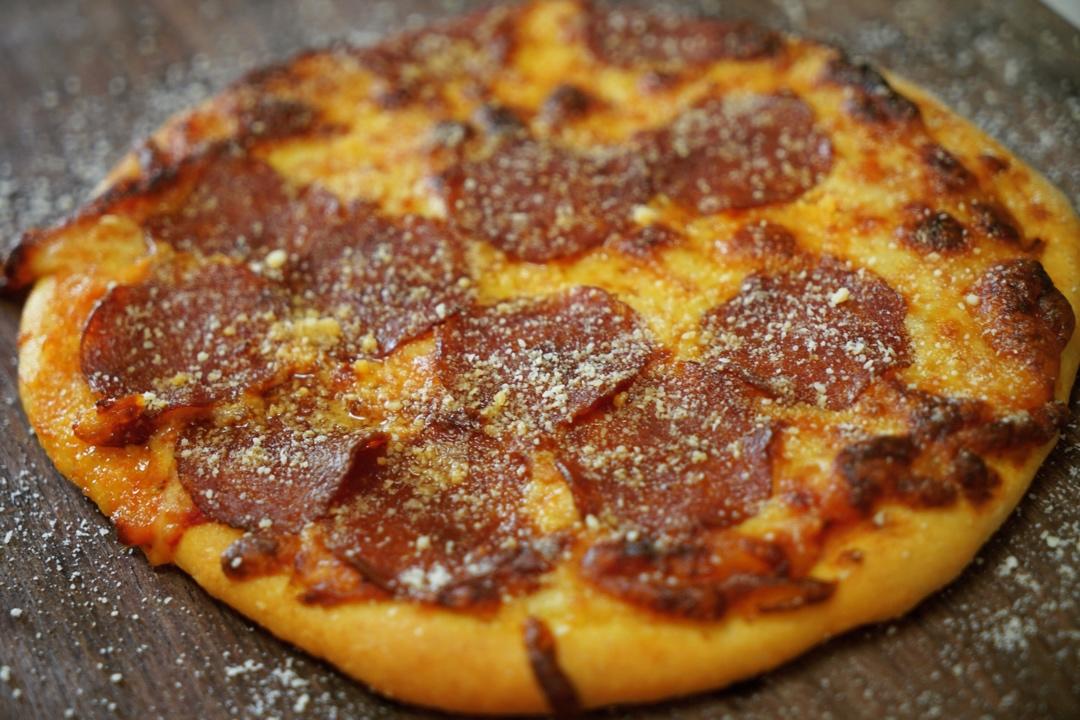 萨拉米薄底披萨 Salami Pizza