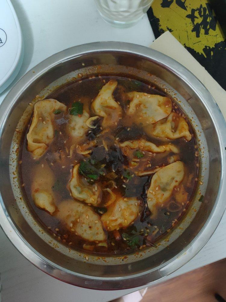 酸汤水饺（在于汤料）