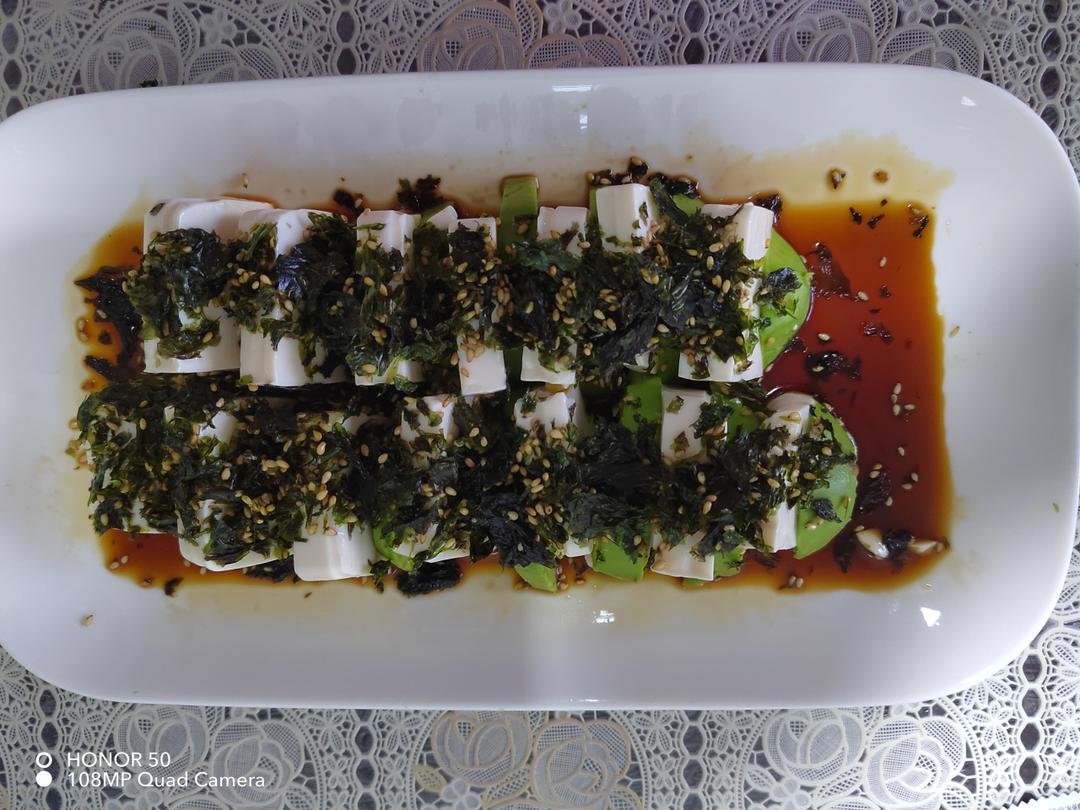 日式小清新，牛油果冷豆腐，10分钟上桌，清爽鲜嫩，好吃不腻
