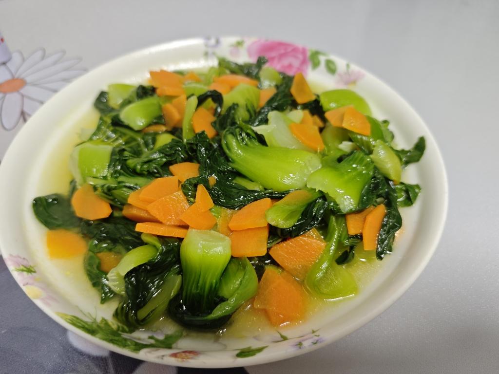 胡萝卜炒青菜