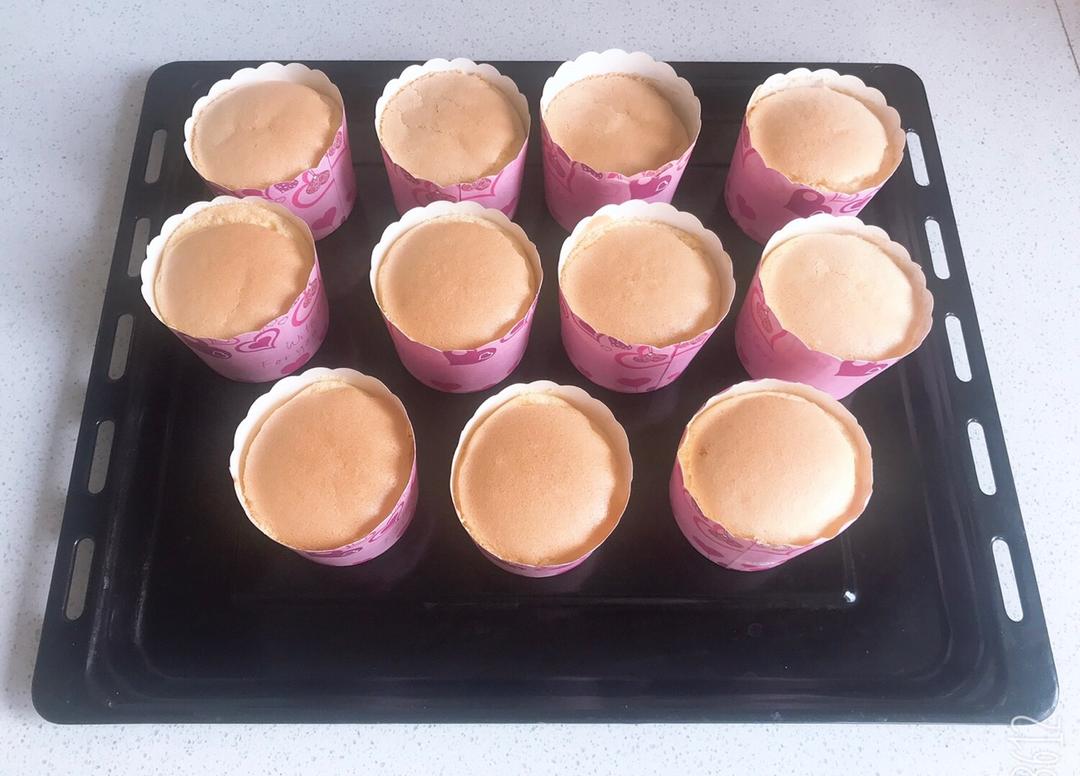 纸杯蛋糕 8寸戚风蛋糕的量