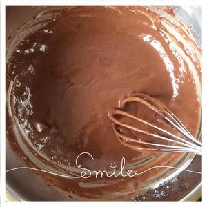 巧克力奶油蛋糕卷的做法 步骤4